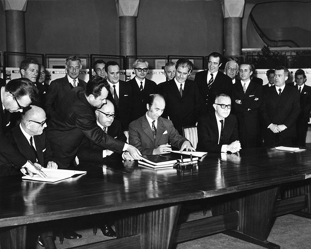 Na początku lat 70. najwyższe władze PRL zdecydowały o zakupie licencji od Włochów. Klamka zapadła 29 października 1971 roku - wtedy podpisano umowę...