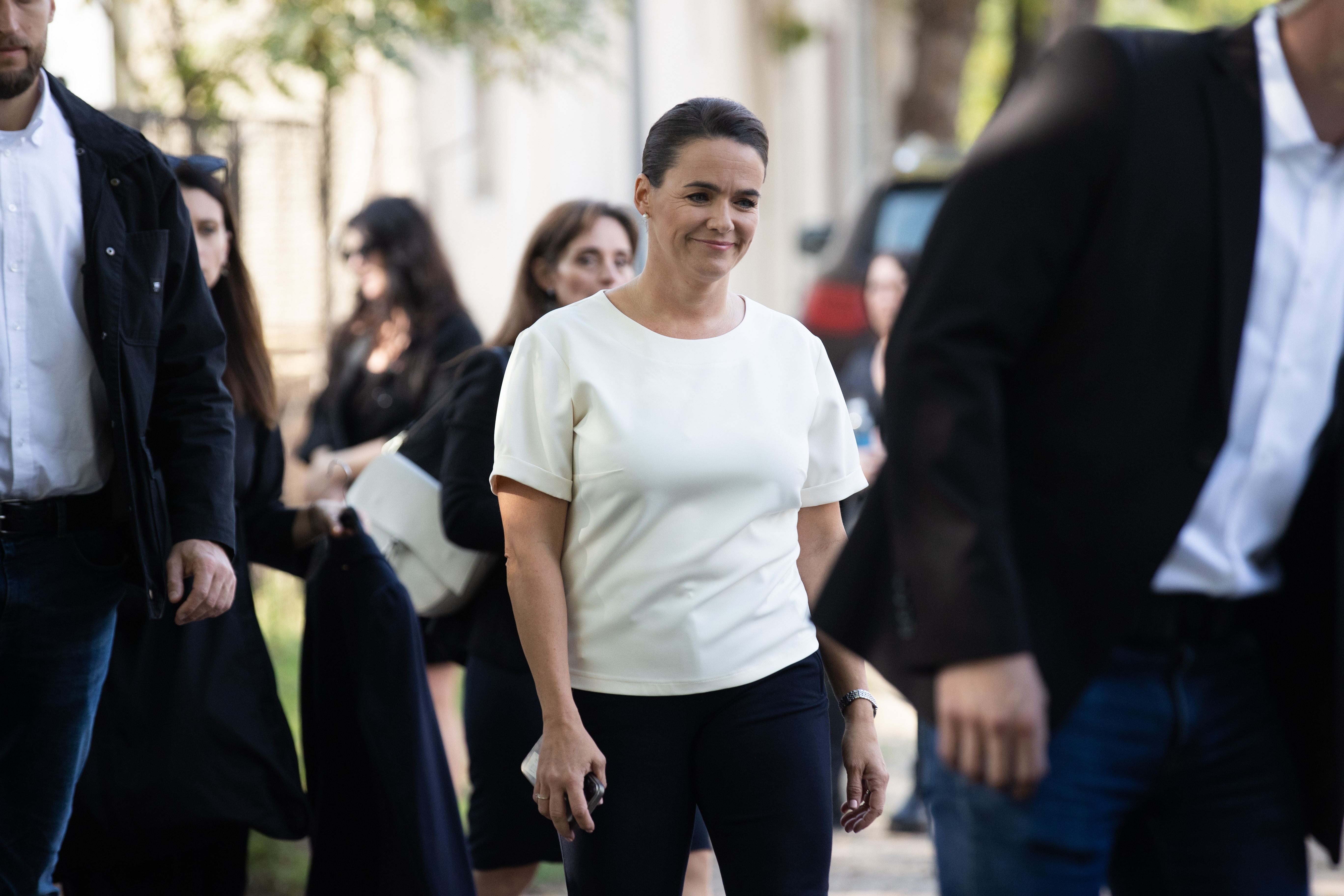 Elnézést, mi? Novák Katalin és Károly király rokonok?