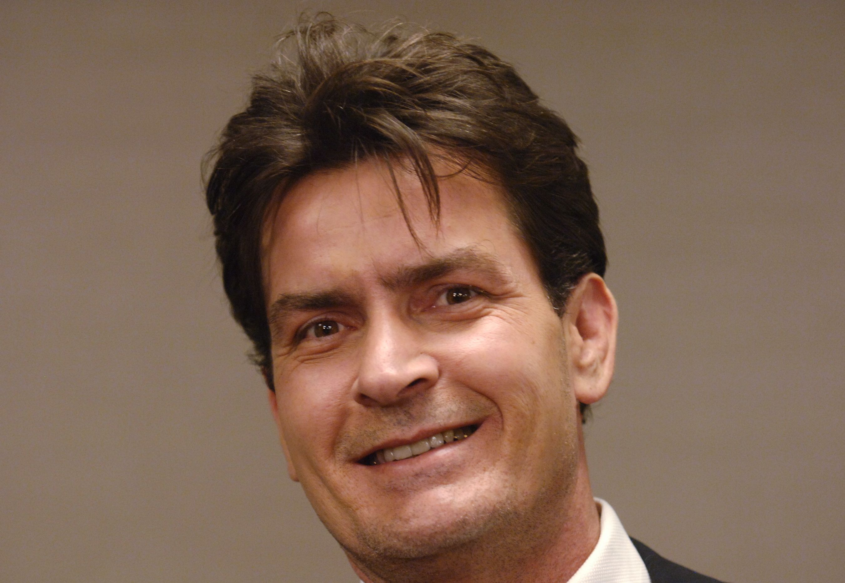 Charlie Sheen, najsłynniejszy bywalec klinik leczących uzależnienia