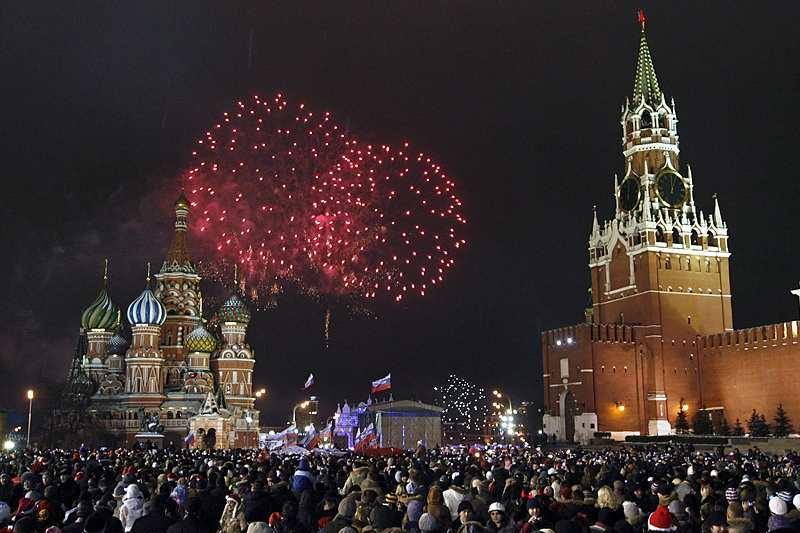 Sylwester 2009 Rosjanie witają nowy Rok na Placu Czerwonym w Moskwie