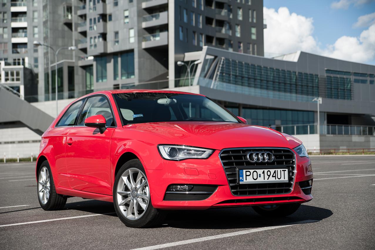 Silnik 1,4 TFSI jest dostępny tylko z sześciobiegową skrzynią manualną, a 1,8 TFSI jedynie z automatem S tronic. Turbodiesle natomiast mogą współpracować z obiema skrzyniami biegów. Napęd na cztery koła quattro może być realizowany jedynie za pomocą skrzyni S tronic połączonej z turbobenzyniakiem 1,8 TFSI