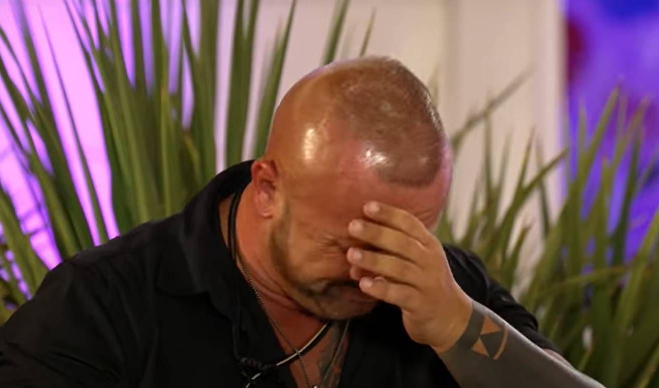 Zokogva omlott össze a Szingli vagy svindli macsója: feladta a játékot – videó