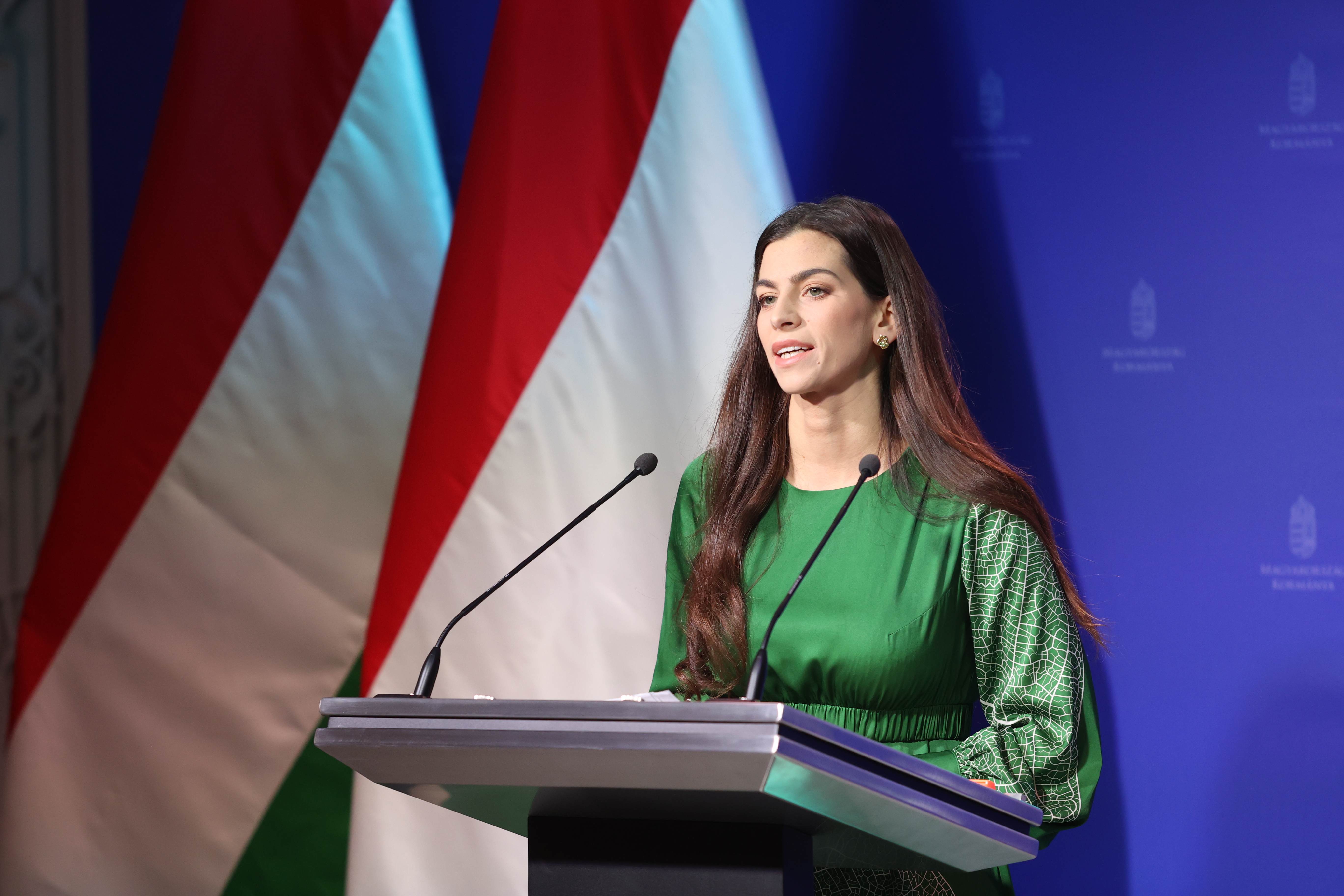 Szentkirályi Alexandra aggódik: Atomhatalmak fenyegetik egymást a fejünk felett