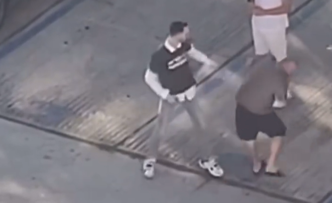 Nem bírnak leállni a bunyóval a szlovák politikusok: ezúttal köpködésből lett pofozkodás