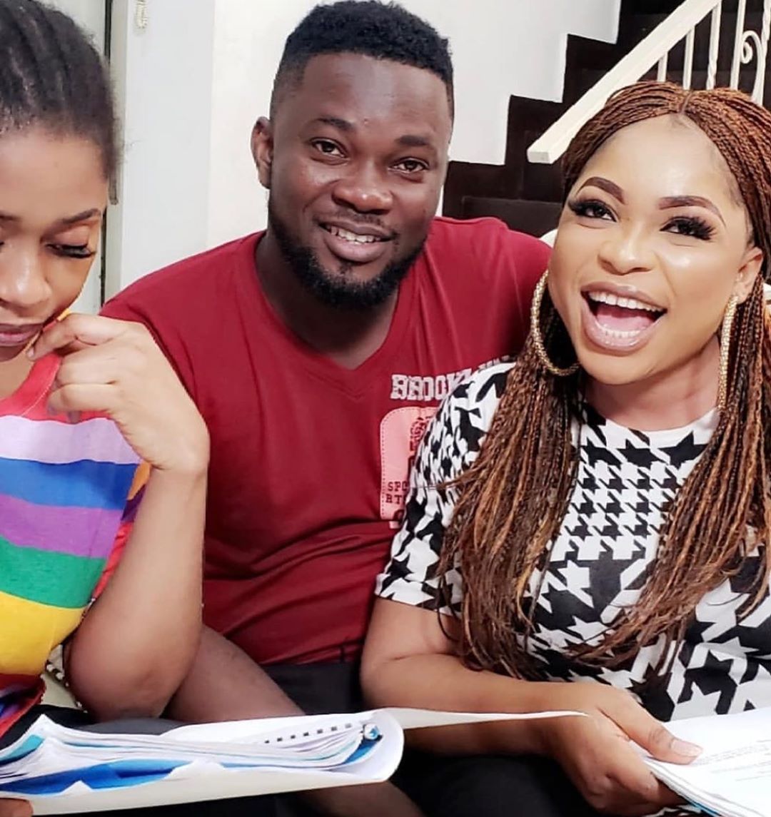 Dauda Gida (middle) and Kemi Afolabi Adesipe (right) on the set of new movie, '2 can play that game' [Instagram/gidabless]