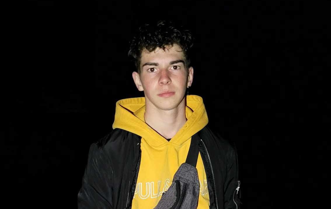 „Még meg tudtuk fogni a kezét este, mielőtt elment” – Lacinak esélye sem volt, mikor rázuhant a betontömb, így siratja megrendült családja