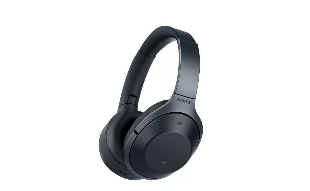 SOny MDR1000X to najnowsze słuchawki przenośne japońskiego koncernu. Są to także jedyne słuchawki, które są w stanie współpracować z urządzeniami emitującymi dźwięk Hi-Res Audio. Wyposażono je także w system tłumienia dźwięków ANC. Kto chce je kupić, musi jednak szykować aż 400 euro.