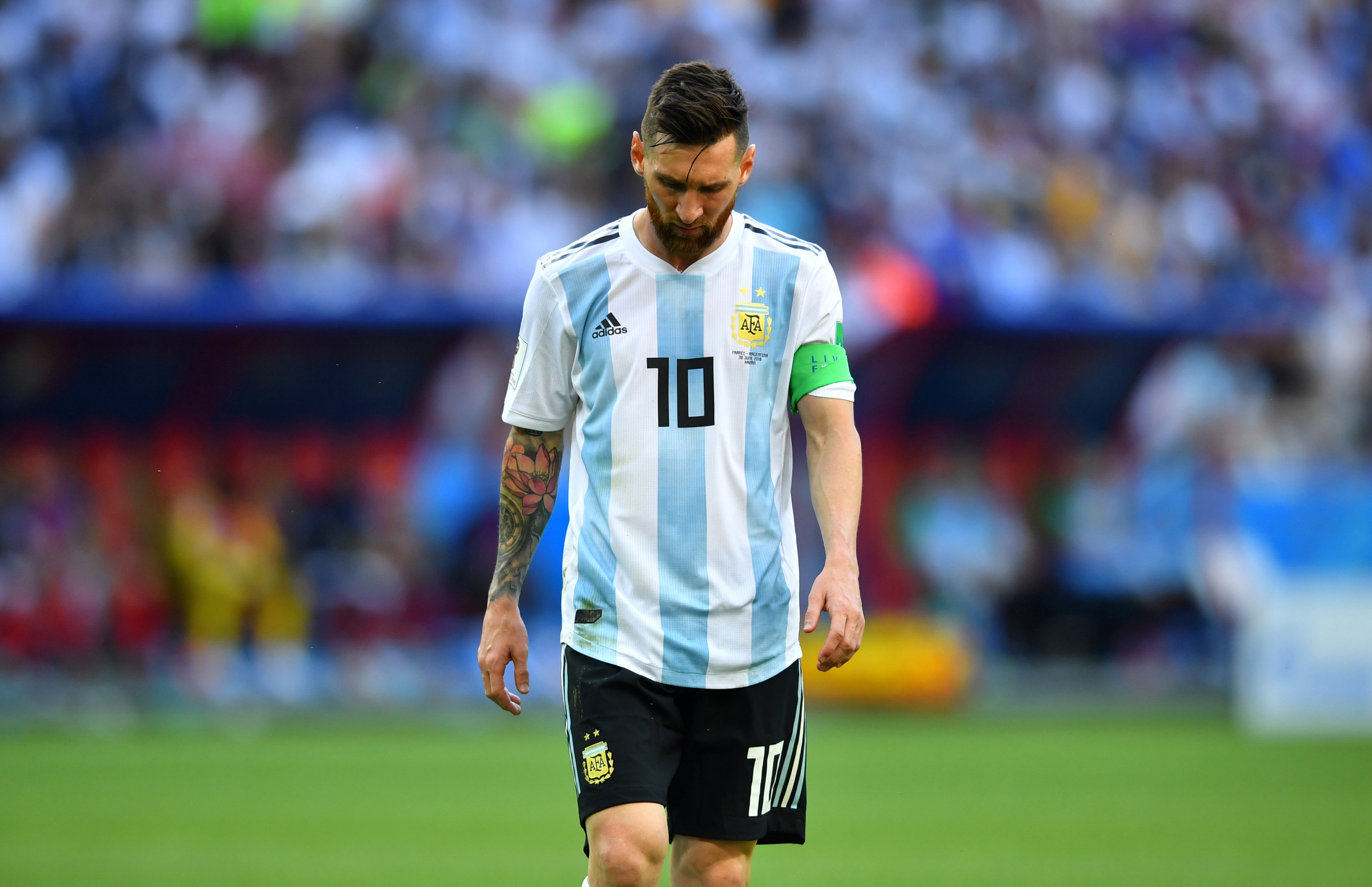 Po vypadnutí ukončilo reprezentačnú kariéru viacero hráčov Argentíny, Messi  stále mlčí