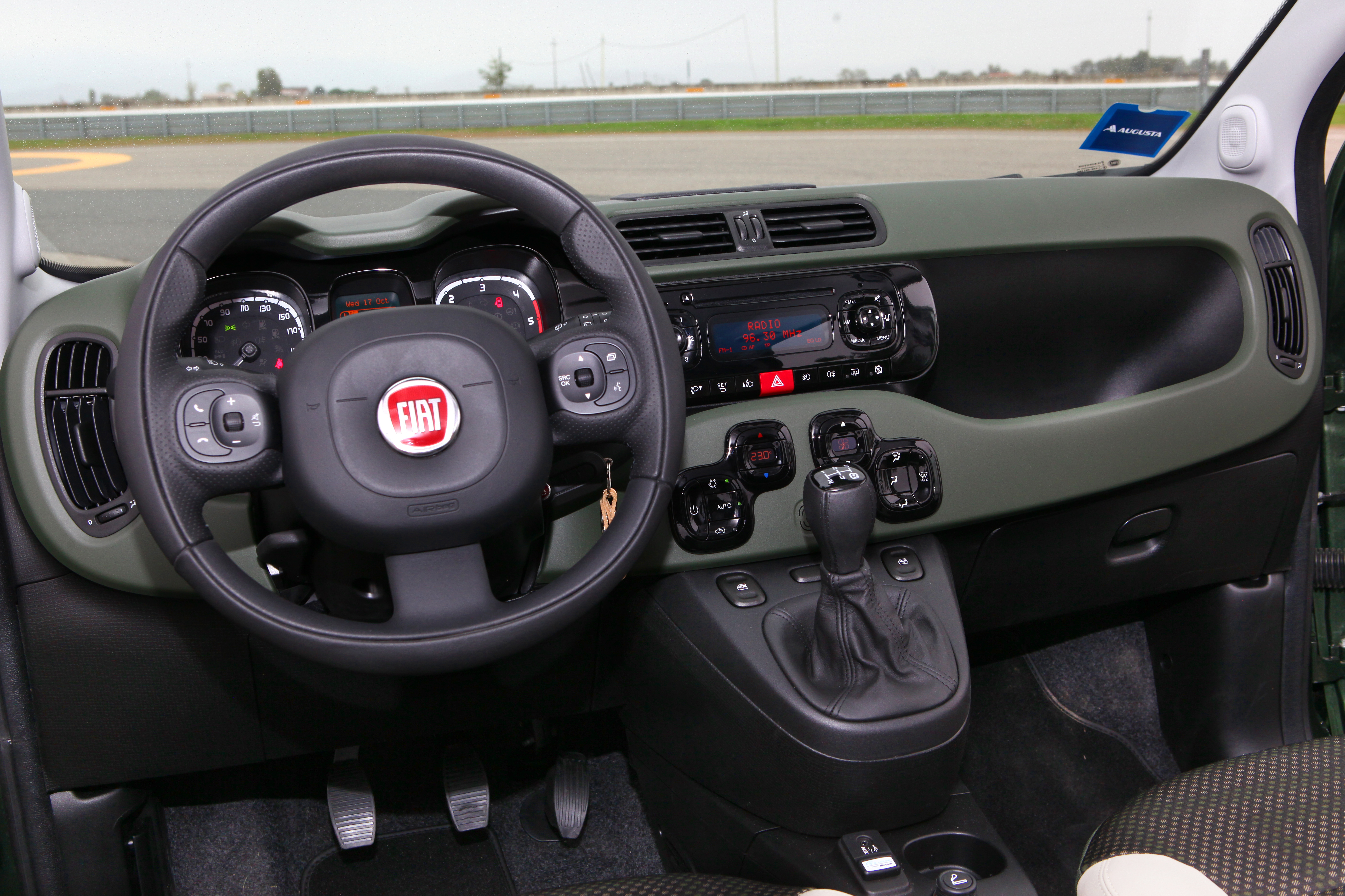 Wnętrze pandy w wersji monster raczej nie odbiega od tego w zwykłej pandzie 4x4...