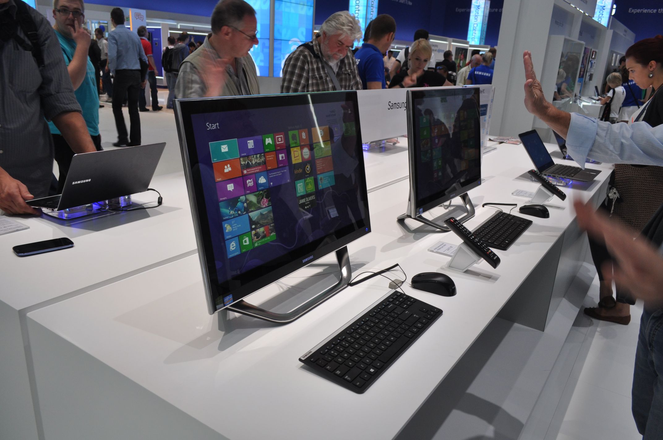Samsung prezentuje komputer typu all-in-one o atrakcyjnym designie, oparty na Windows 8