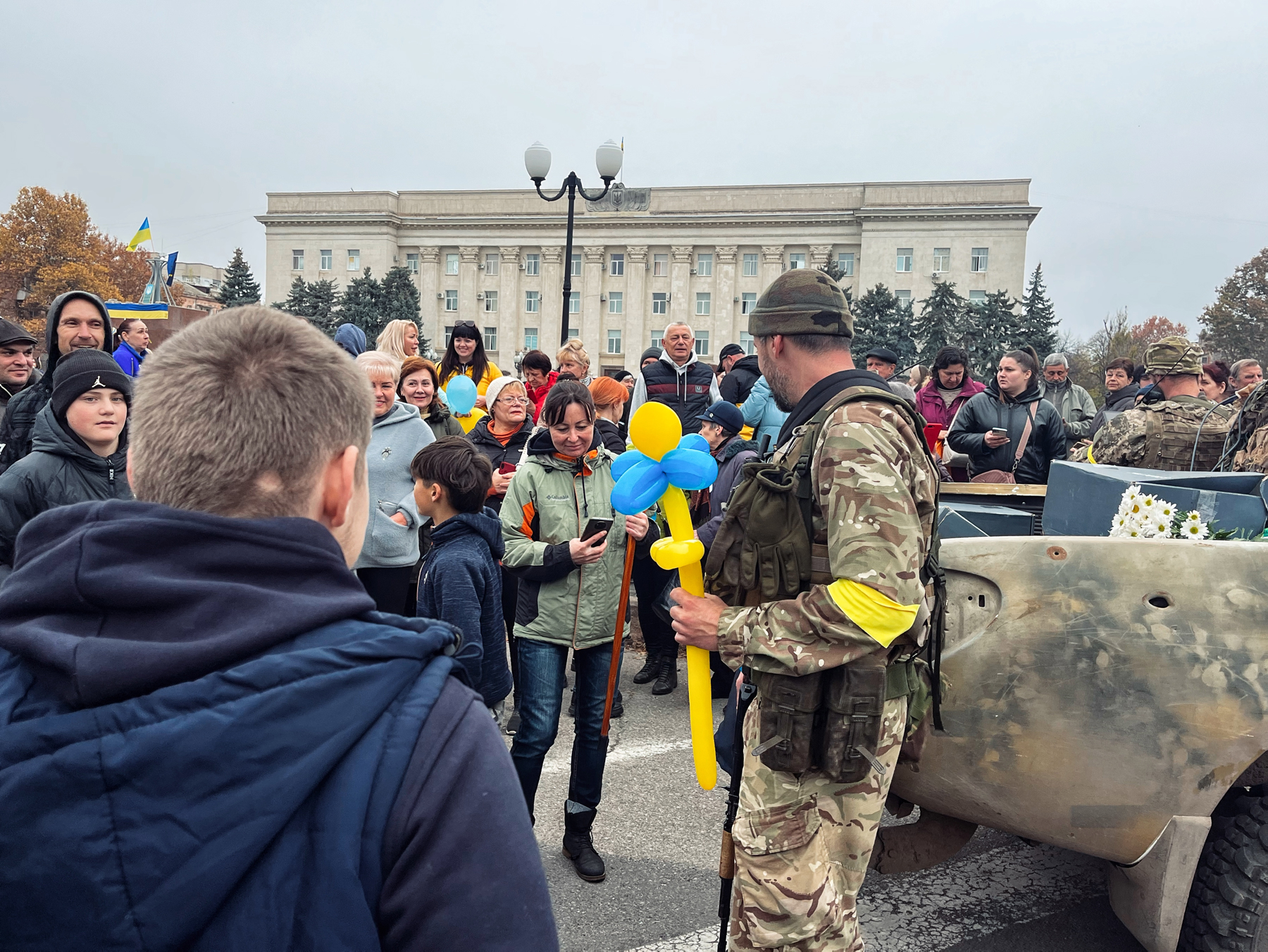 Plac Wolności po odbiciu miasta przez siły ukraińskie, 12 listopda 2022 r.