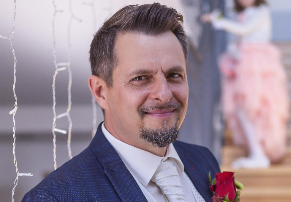 Három évvel volt felesége halála után újra megnősül Márió