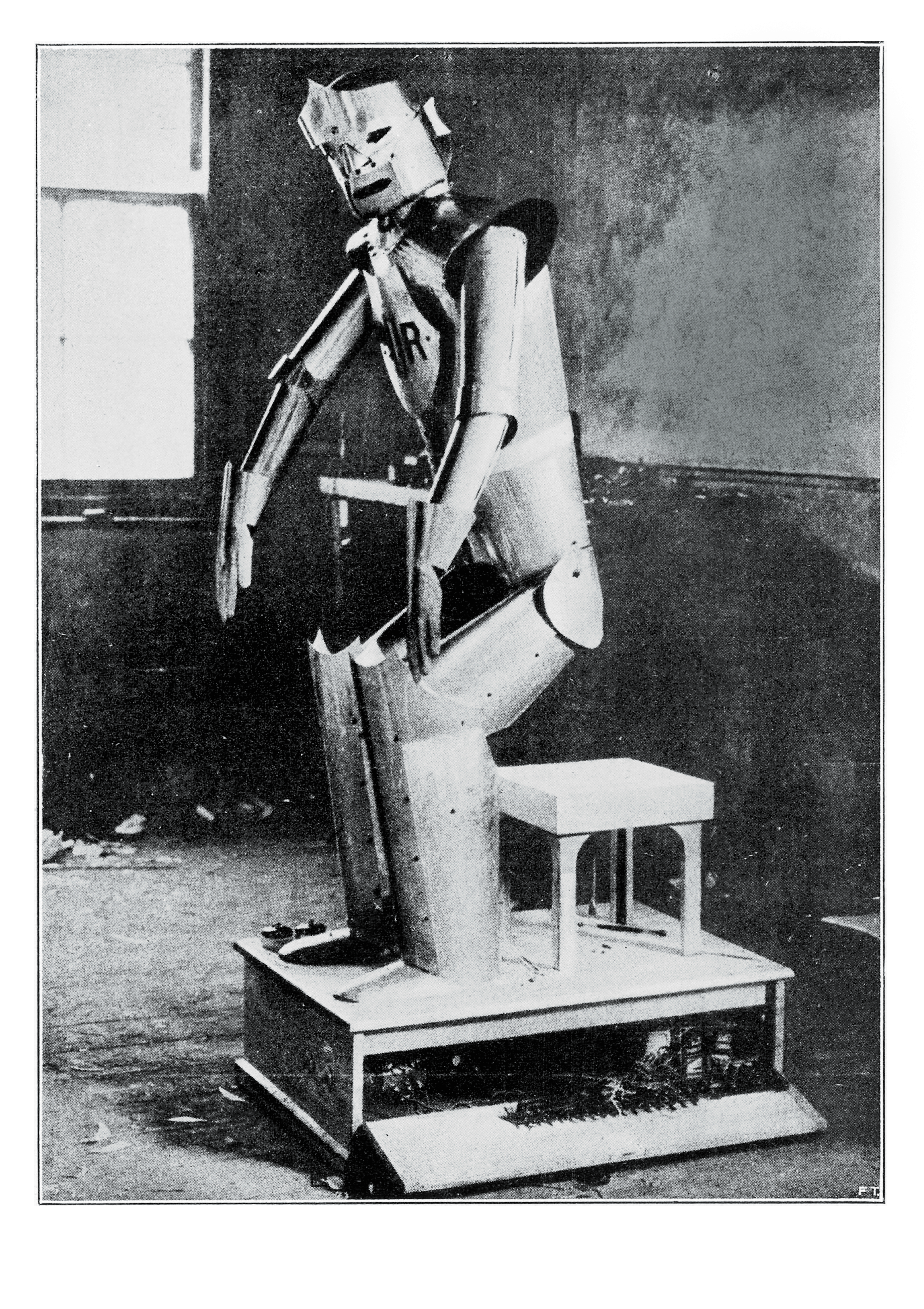 Robot ze sztuki „R.U.R. (Rossumovi Univerzální Roboti)” Karela Čapka. Zdjęcie z gazety „L’Illustrazione Italiana” z 5 maja 1929 r.