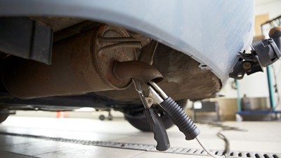 Kolejki pod stacjami kontroli pojazdów? To nie przepisy zawiniły