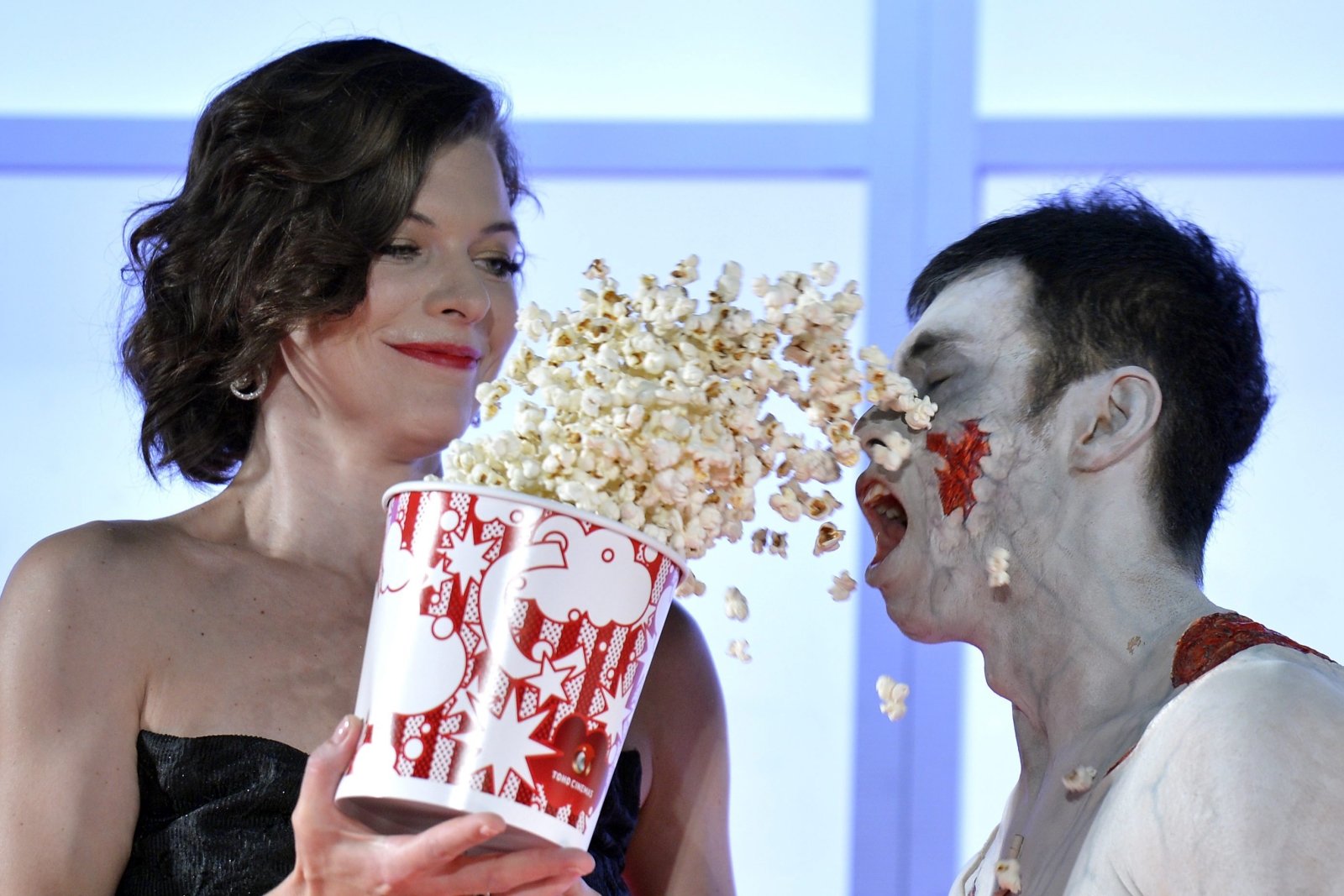 Milla Jovovich na premierze