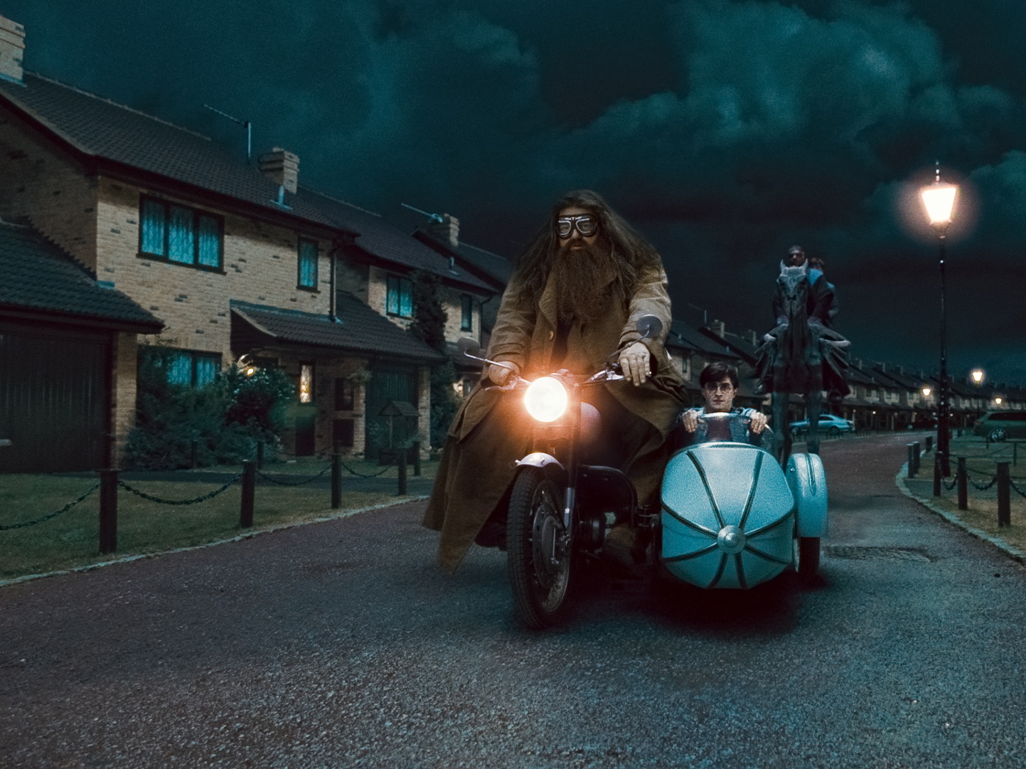 (C) 2010 WARNER BROS. ENTERTAINMENT INC. HARRY POTTER PUBLISHING RIGHTS (C) J.K.R.