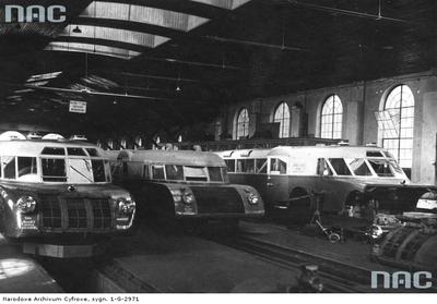 W roku 1945 wagony przejęte przez Sowietów wróciły do Krakowa w mocno niekompletnym stanie. Jeden z pociągów służył za magazyn części zamiennych dla drugiego dowożącego pracowników do kopalni Siersza w Trzebini. W latach 50. obie Luxtorpedy zostały pocięte na złom.