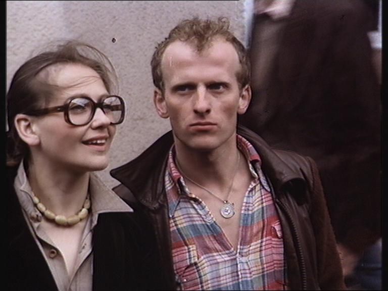 Premiera filmu odbyła się 16 maja 1983 roku. Obraz zyskał przychylność recenzentów. – () zwykłe kino. Szanujące reguły gry, w którym za dobre się wynagradza, kamera nie narzuca swojej obecności, piękna kobieta może się przyśnić a przeznaczenie jest wpisane w zmęczone spojrzenie Wielkiego Szu. Do dzisiaj nie wstydzą się tej zwykłości wielkie szkoły filmowe, szczególnie amerykańskie. U nas takie kino nie może się przebić, może jest już zresztą zbyt późno. Dlatego