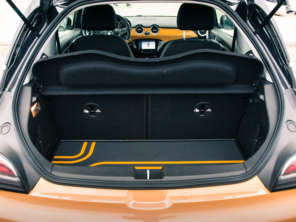 Opel adam