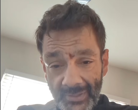 Vérzik a feje? Ijesztő videó terjed az imádott színészről, aggódnak a rajongók, hogy visszaszokott a drogokra