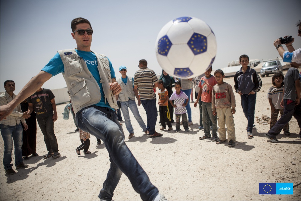 Robert Lewandowski użyczył swojego głosu dziecku z Syrii