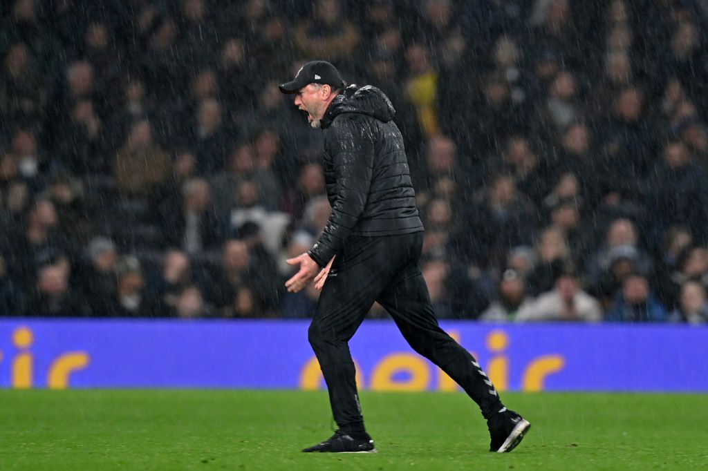 Man City go 12 points clear, Spurs stunned by Southampton