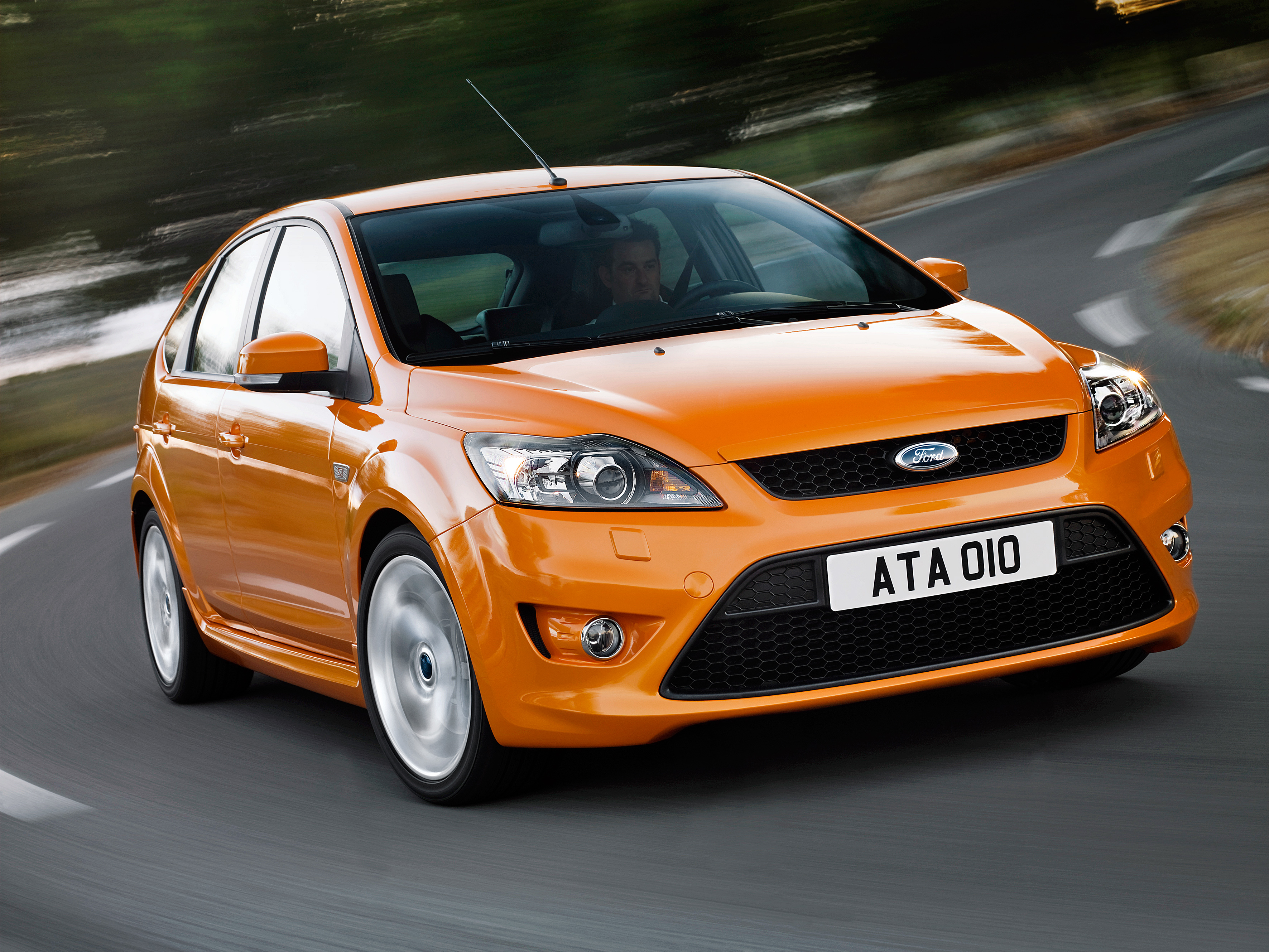 Ford wprowadził do sprzedaży zmodernizowanego focusa. Na zdjęciu szybka wersja ST