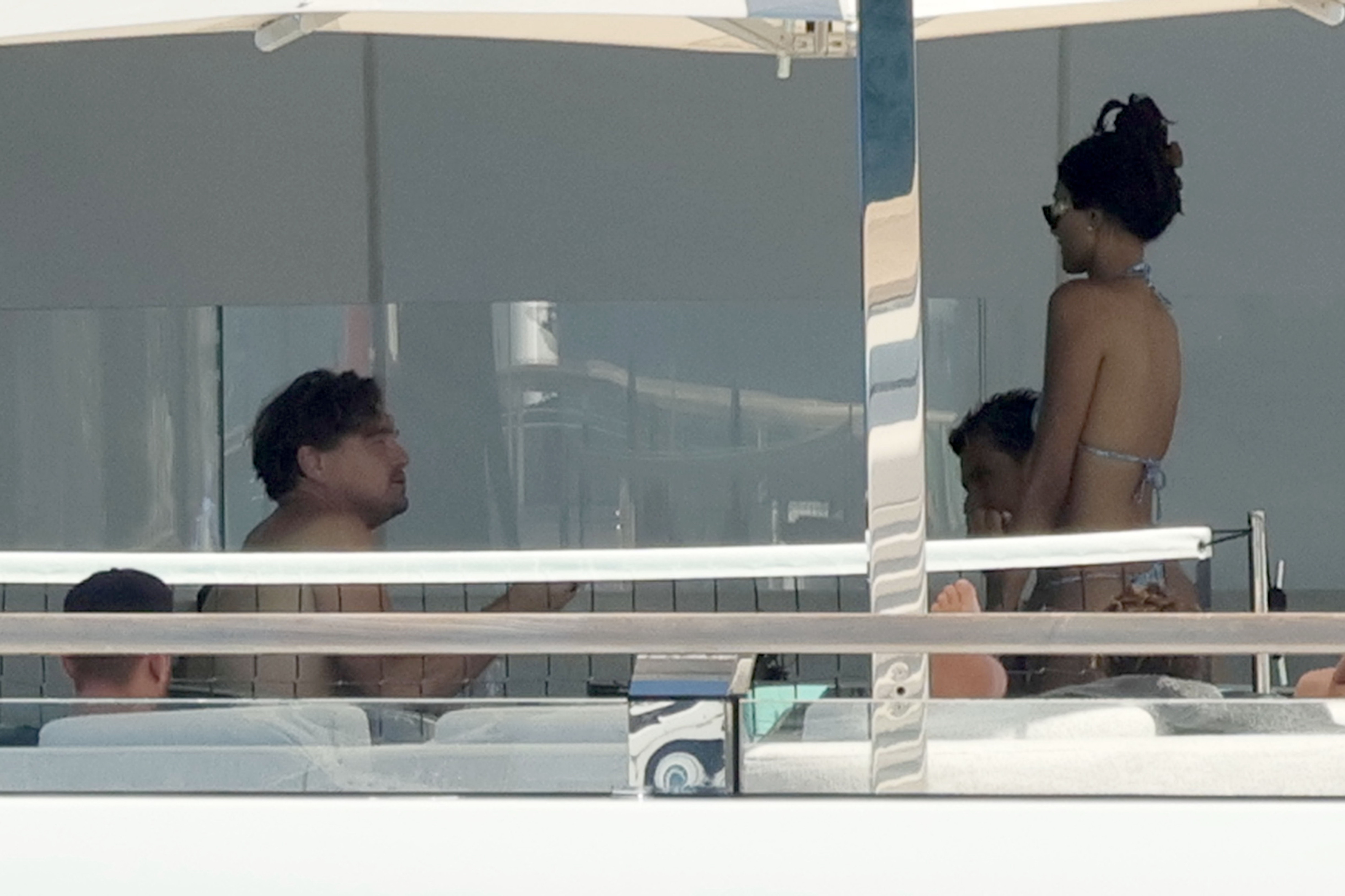 Cserélgeti a nyaralásán a bombázókat Leonardo DiCaprio: ezeket a csajokat "fogyasztotta el" eddig a szupersztár