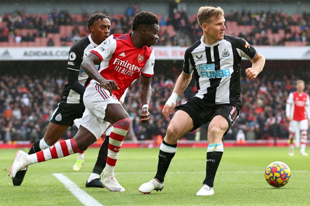 Arsenal brush aside Newcastle as Howe suffers first defeat