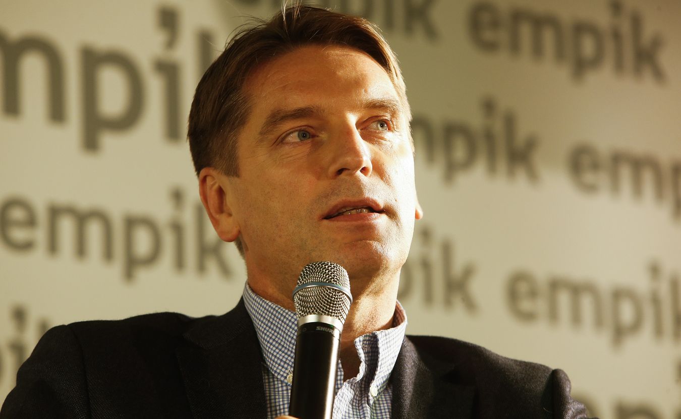 Aferę teczek Wałęsy komentuje także Tomasz Lis. Dziennikarz najpierw napisał: