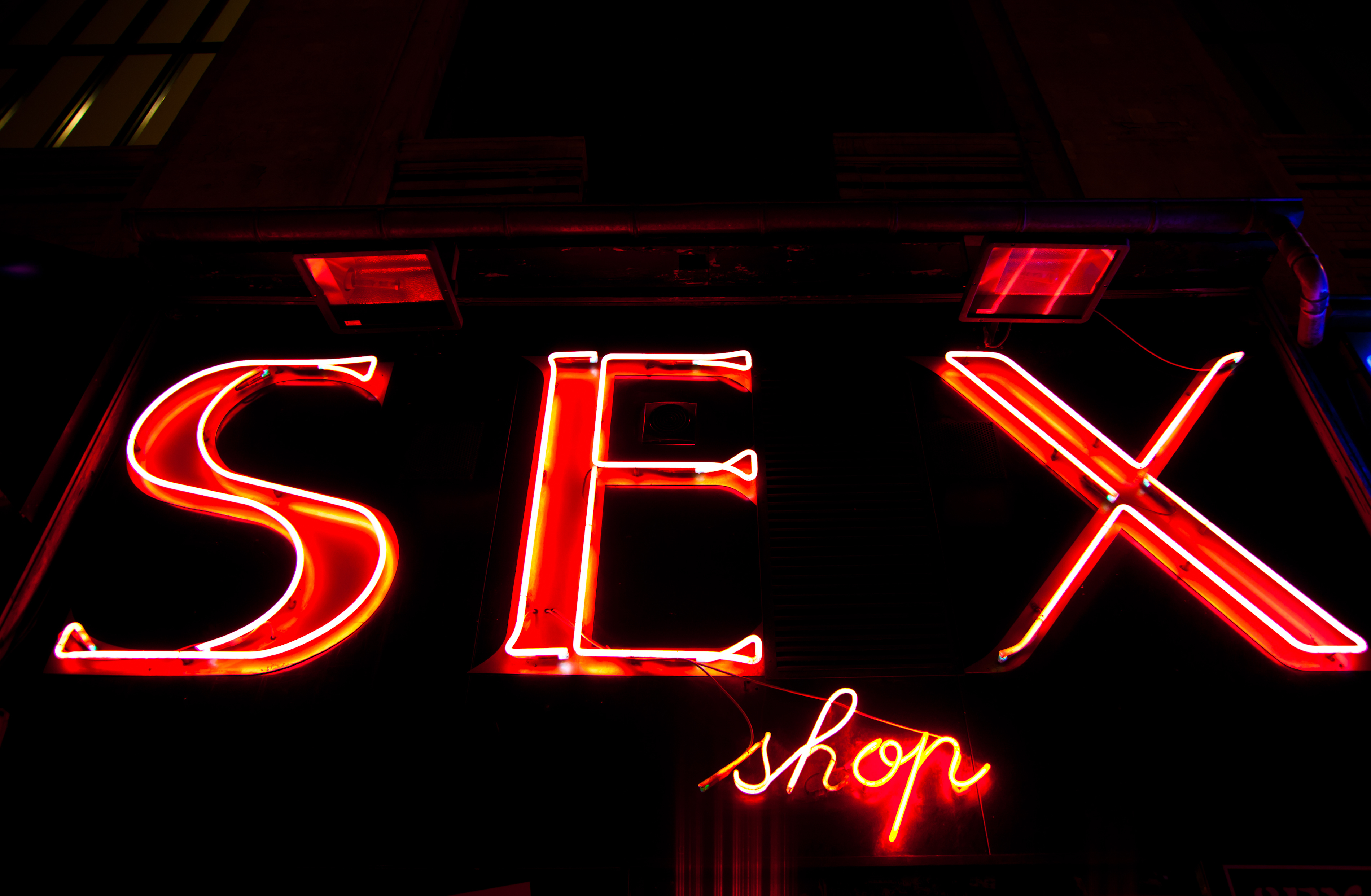 Po co kobiety chodzą do sex shopów?