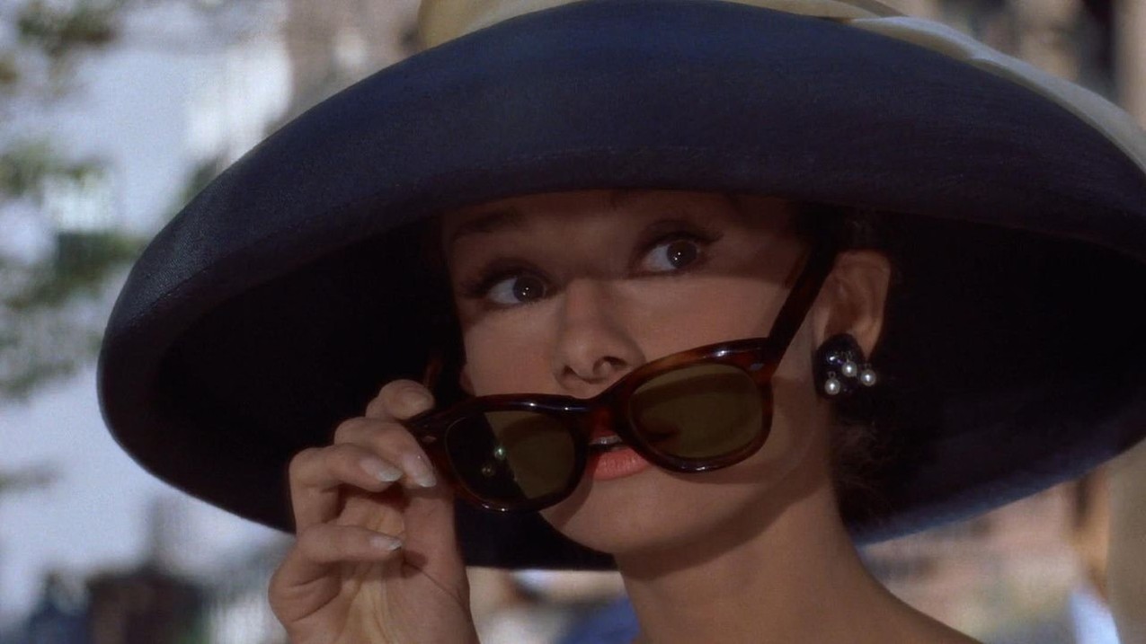 Śniadanie u Tiffany'ego - filmowa Holly Golightly w okularach OG