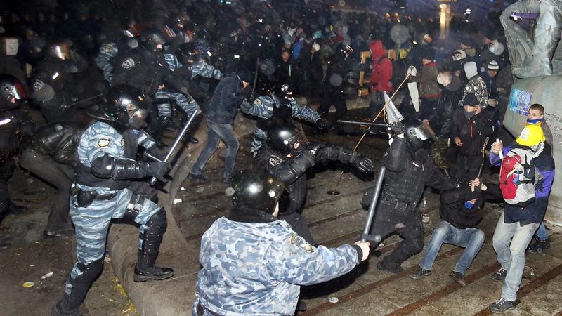 Milicja brutalnie rozpędziła prounijną demonstrację 
