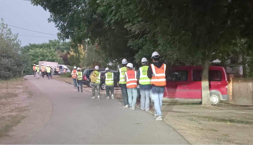 Nagy zűr kis Kínában – Az aksigyár távol-keleti vendégmunkásaira panaszkodnak a mikepércsiek – videó