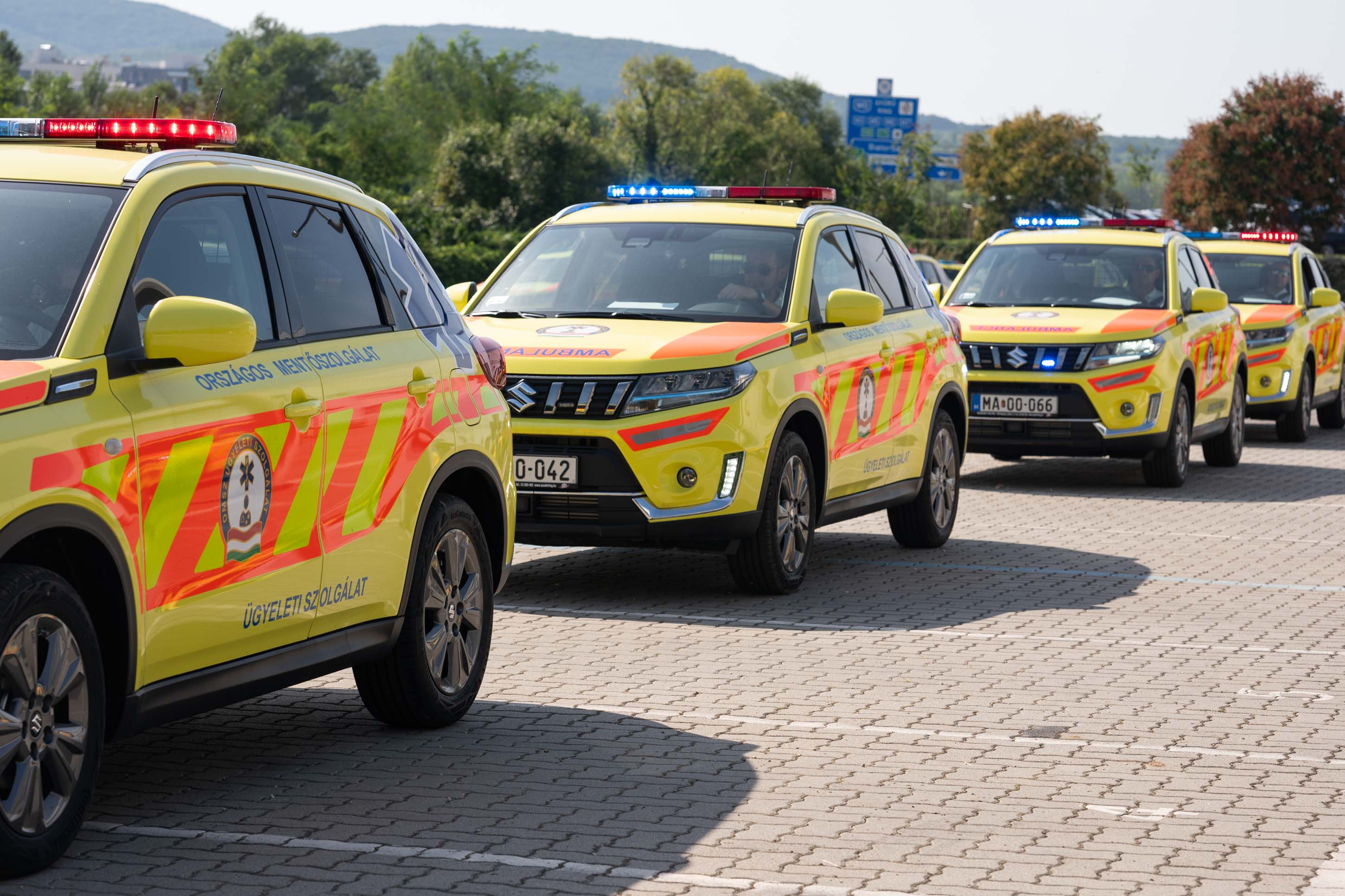 170 db új esetkocsit kaptak a mentők
