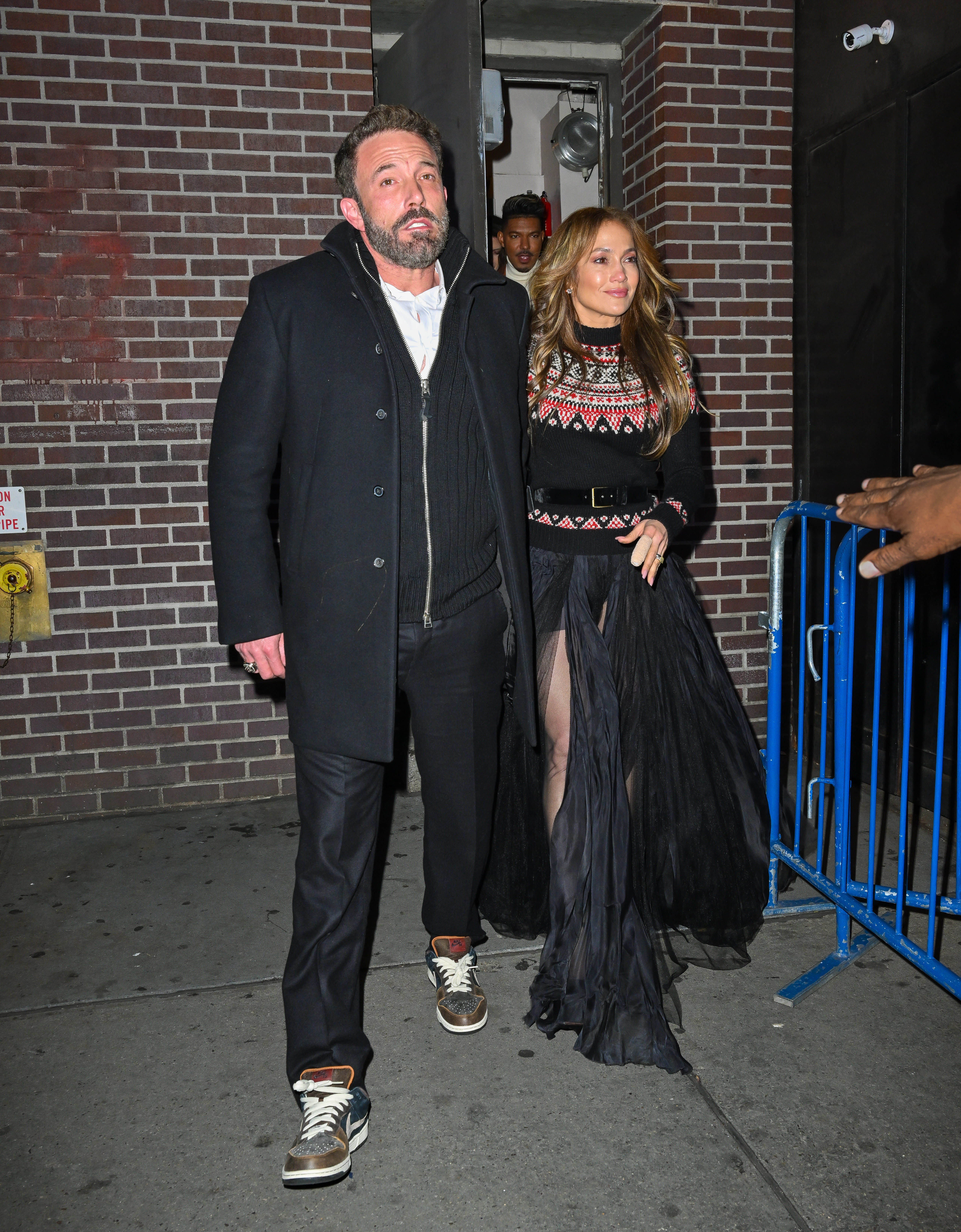 Jennifer Lopez sikkesé teszi karácsonyi pulcsit - Glamour