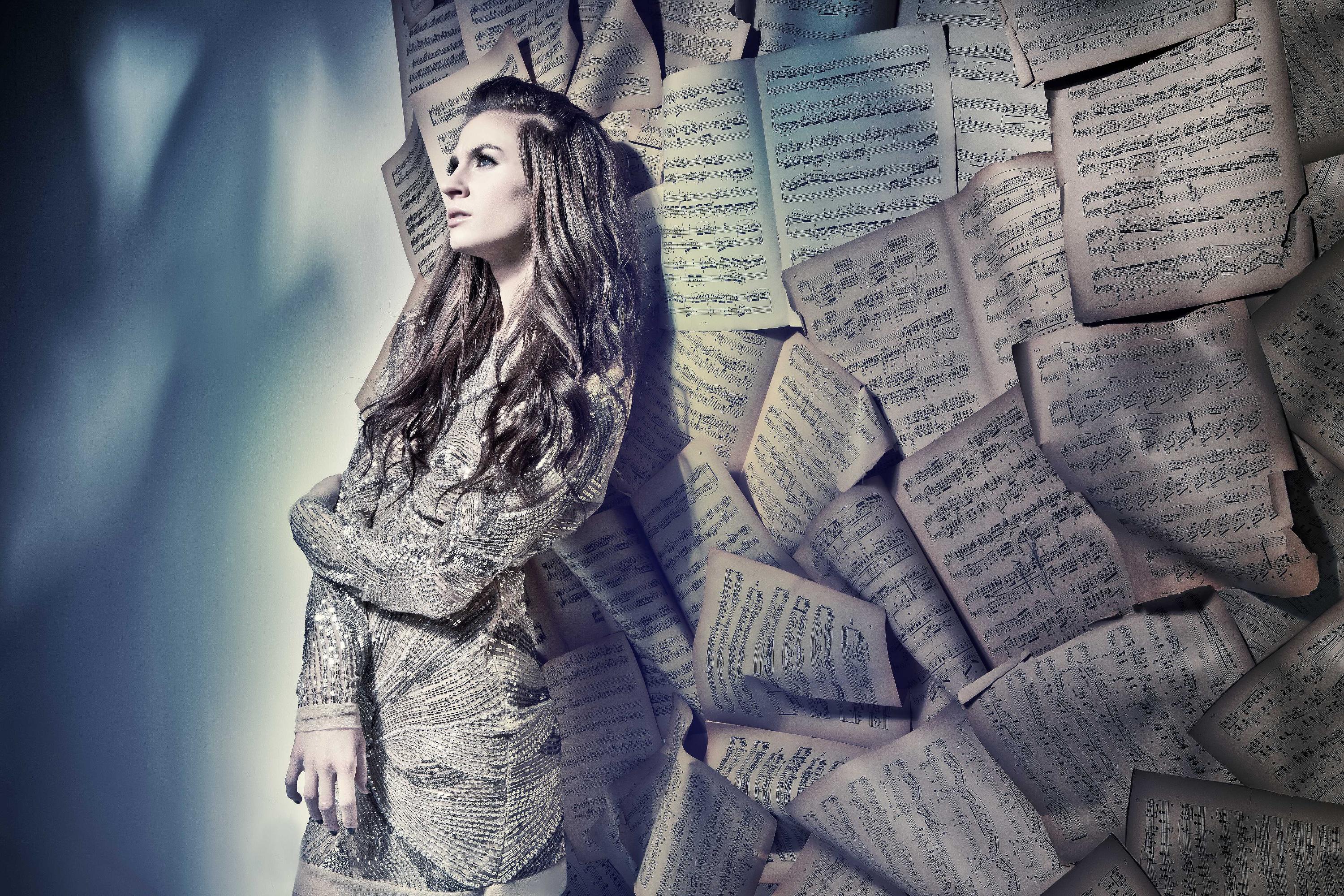 Sylwia Grzeszczak na zdjęciach z sesji do albumu