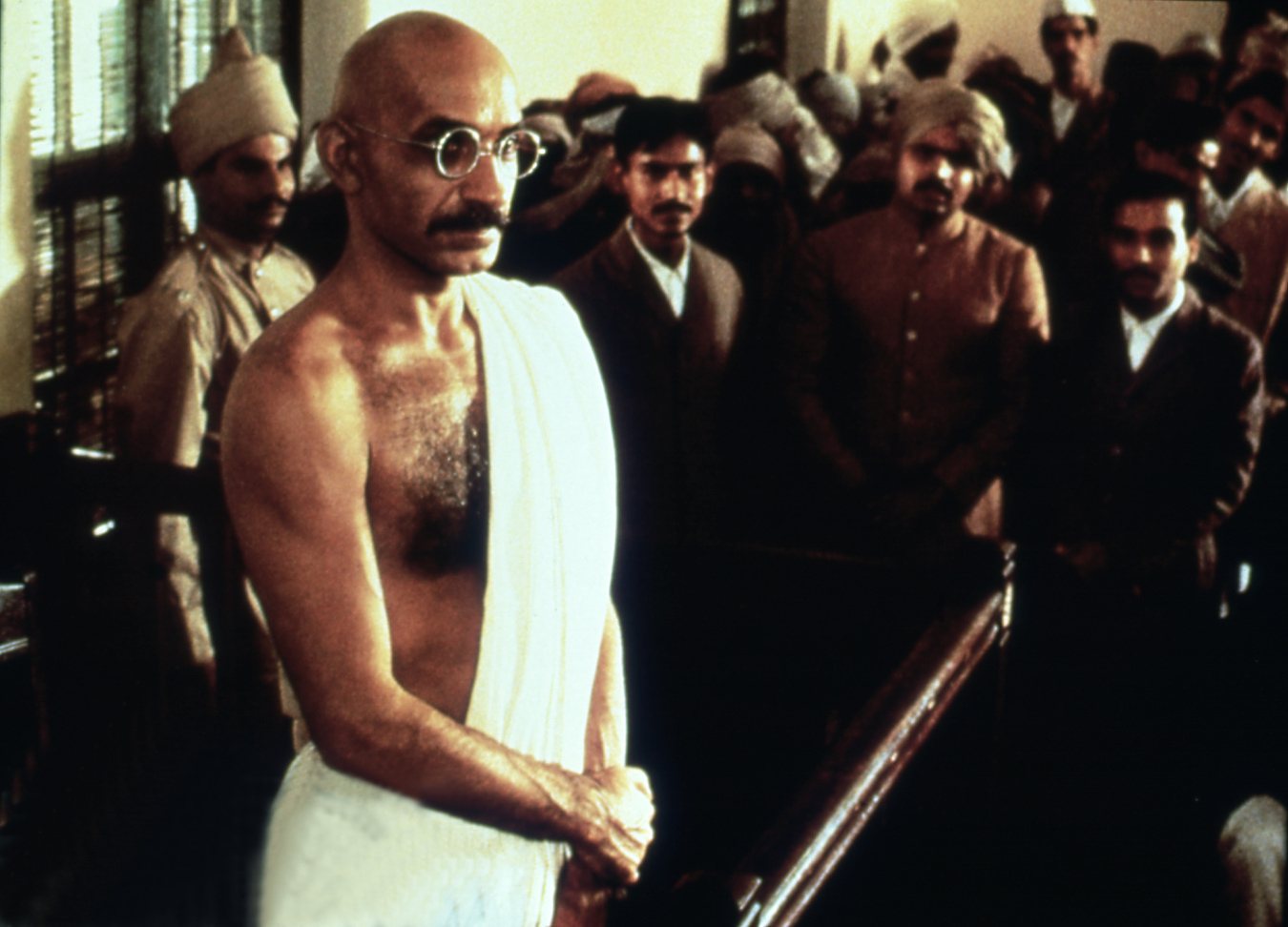 Ben Kingsley jako Gandhi w znakomitym obrazie Richarda Attenborough