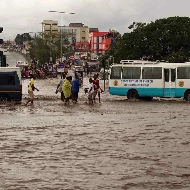 Accra floods after heavy downpour