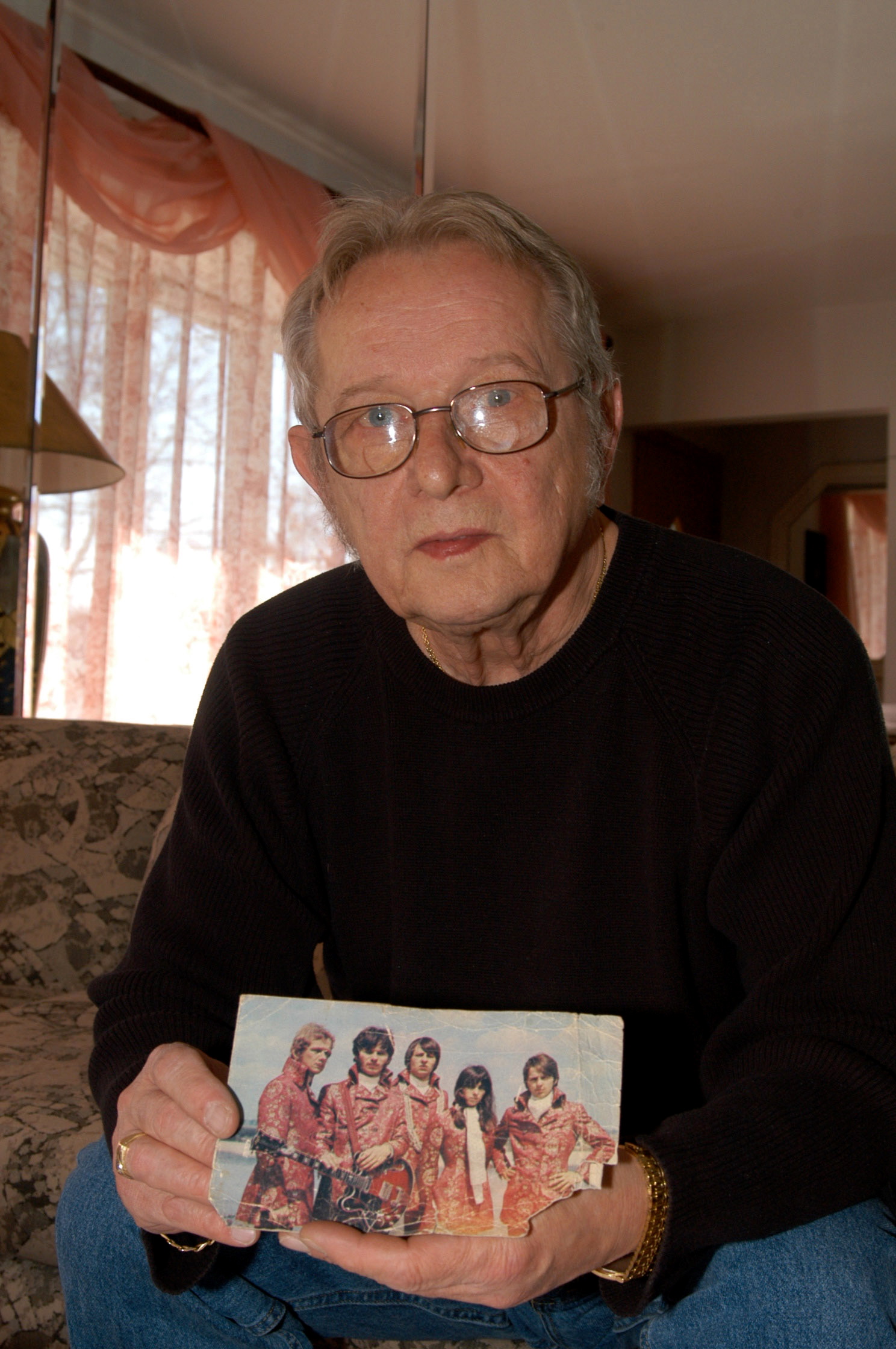 Poszedł za głosem bluesa… Józef Hajdasz odszedł 4 maja w wieku 74 lat. To on w 1965 roku razem z Tadeuszem Nalepą, Mirą Kubasińską, Krzysztofem Dłutowskim oraz Januszem Zielińskim stworzył w Rzeszowie grupę Breakout – jeden z najważniejszych zespołów polskiego bluesa i big-bitu.