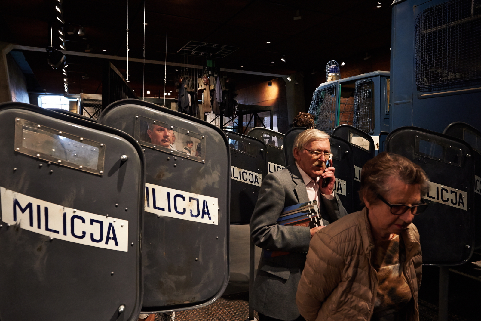 Bronisław Komorowski powiedział, że wraz z otwarciem Europejskiego Centrum Solidarności, rozpoczął się etap działania na rzecz kształtowania wiedzy, postaw i poglądów kolejnego pokolenia. Podkreślił, że wnętrze Centrum przedstawia wątki związane z różnymi drogami prowadzącymi ku polskiej wolności - między innymi działalnością opozycji przedsolidarnościowej.