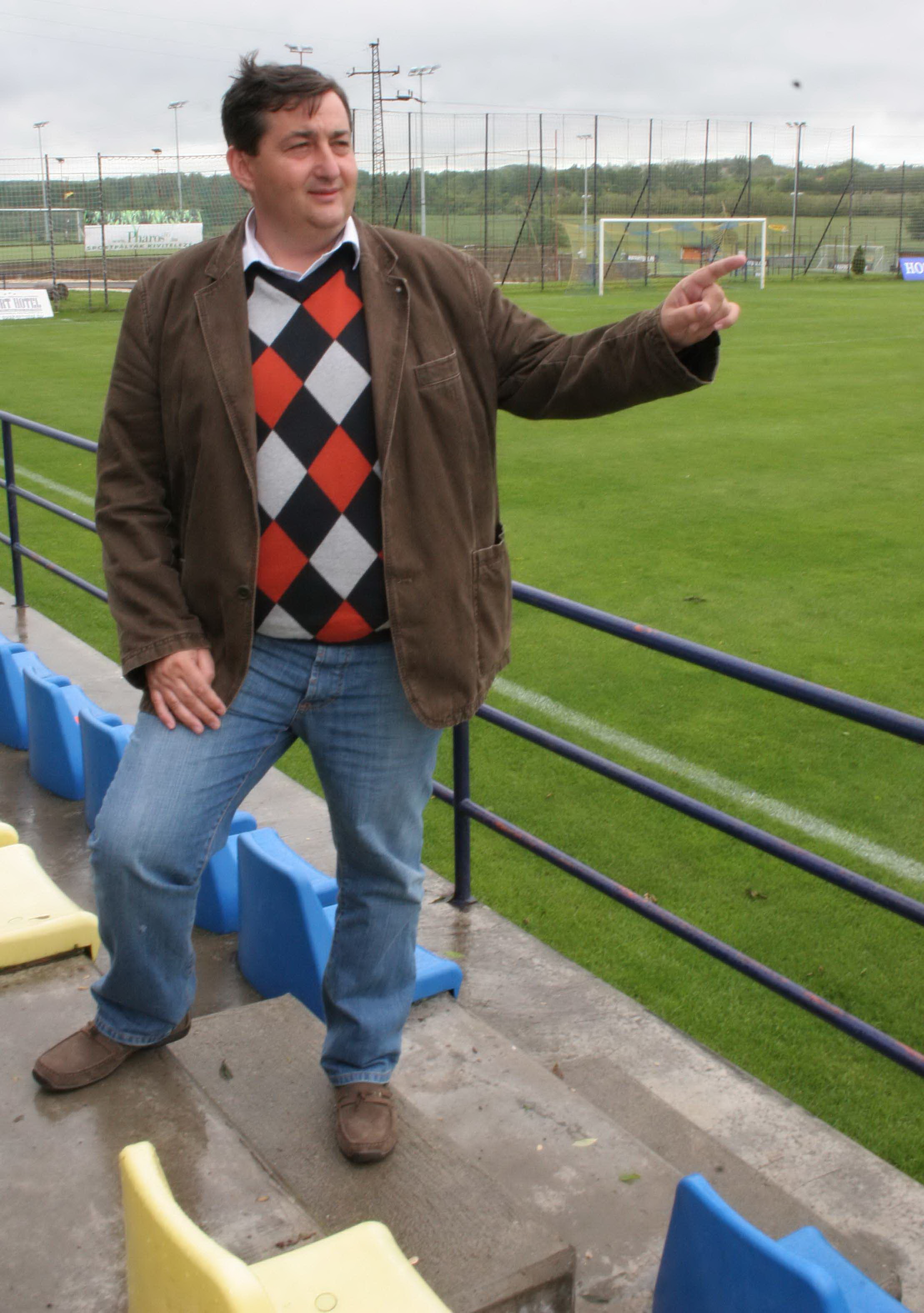 A szemünk előtt alakult át a születésnapját ma ünneplő Mészáros Lőrinc – fotók