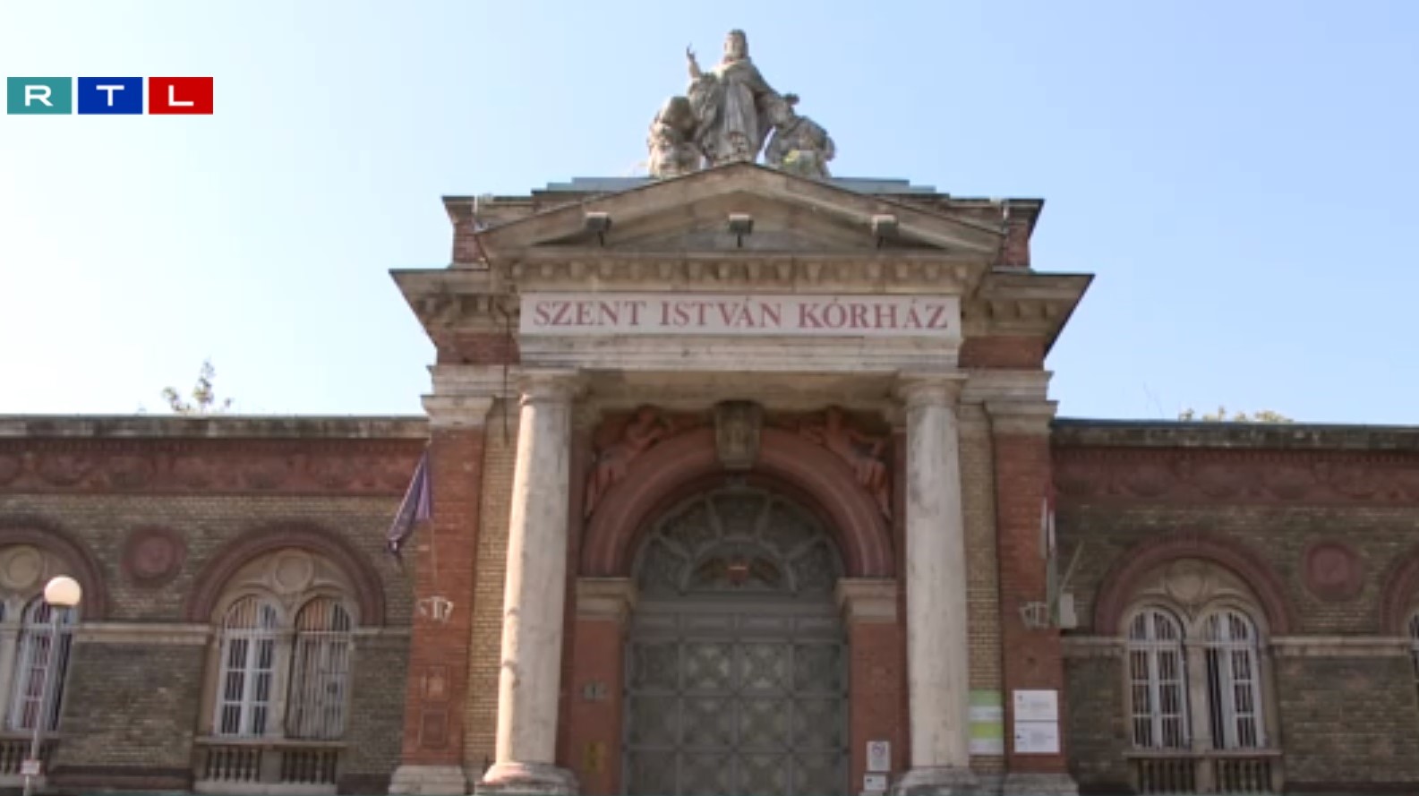 Minden lift elromlott a Szent István Kórház sebészetén, volt olyan beteg, akit hatan vittek a lépcsőn