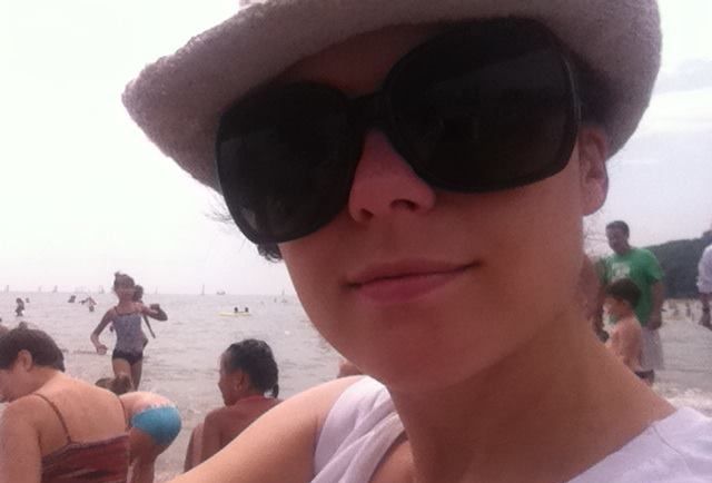 Kasia Cichopek, zapewne z uwagi na zaawansowaną ciąże, nie zdecydowała się na dalekie podróże. Celebrytka wybrała się za to z rodziną nad polskie morze. Fotkę z urlopu wrzuciła na Facebooka.