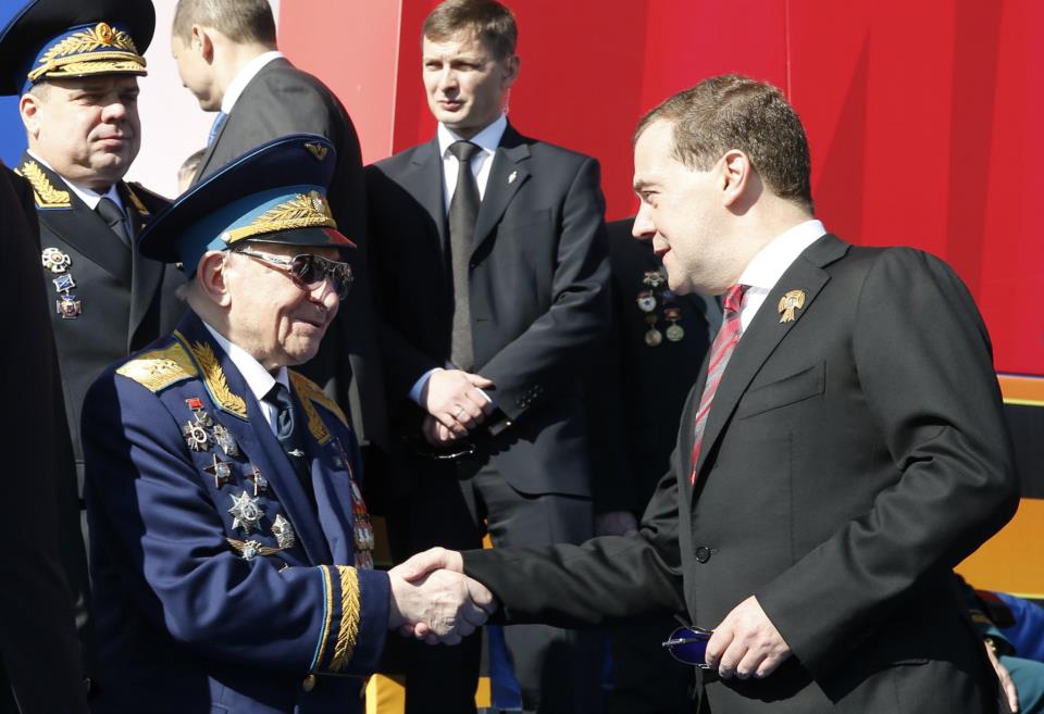 Starsze pokolenie Rosjan zapewnia, że jest dumne z bohaterskich czynów swoich dziadów i ojców.
