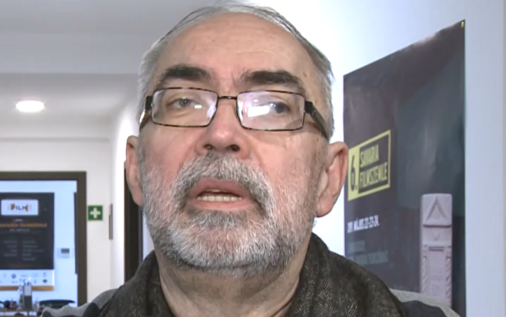 Hotelszámlákat és édesanyja temetését is közpénzből fizette ki a Szombathelyi Médiaközpont volt igazgatója – videó