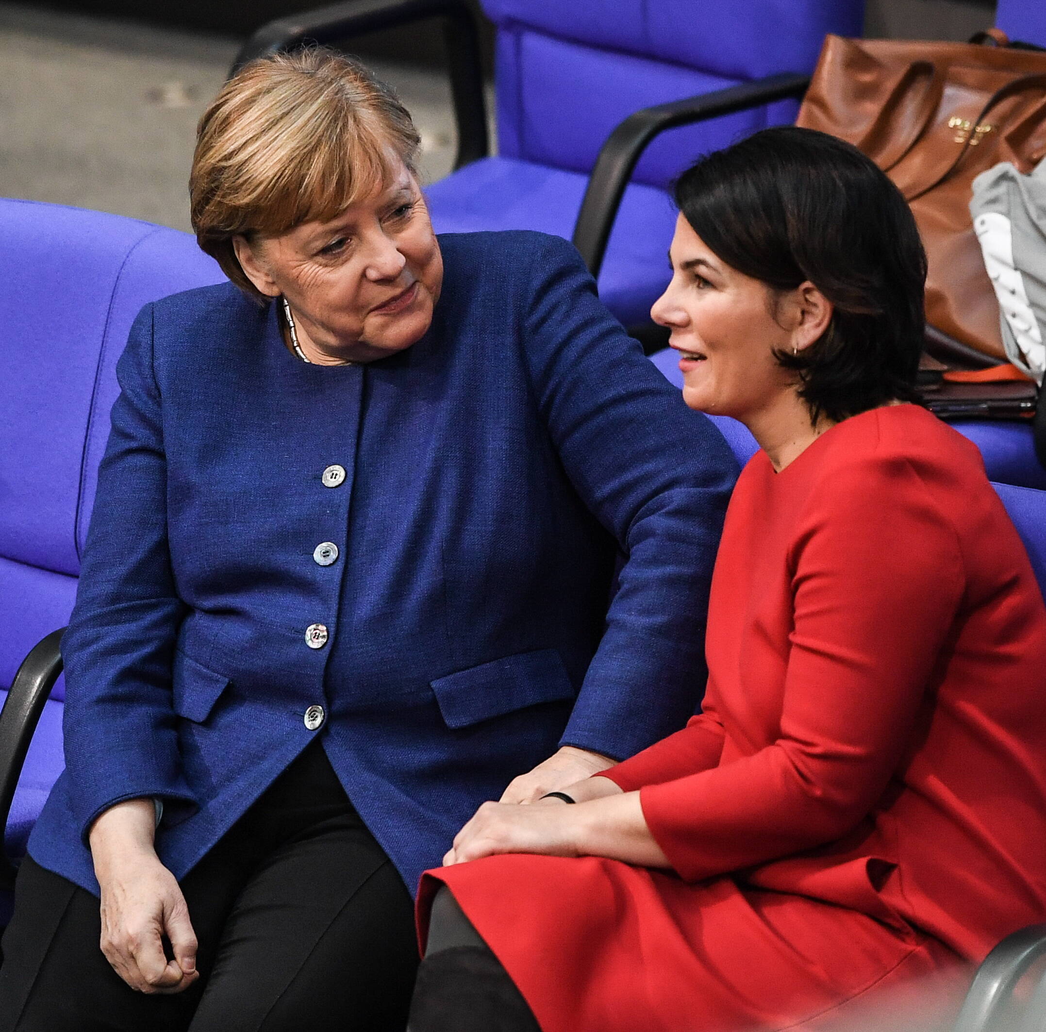 Kanclerz Angela Merkel i Annalena Baerbock, współprzewodnicząca Zielonych, podczas obrad Bundestagu, Berlin, styczeń 2020 r.