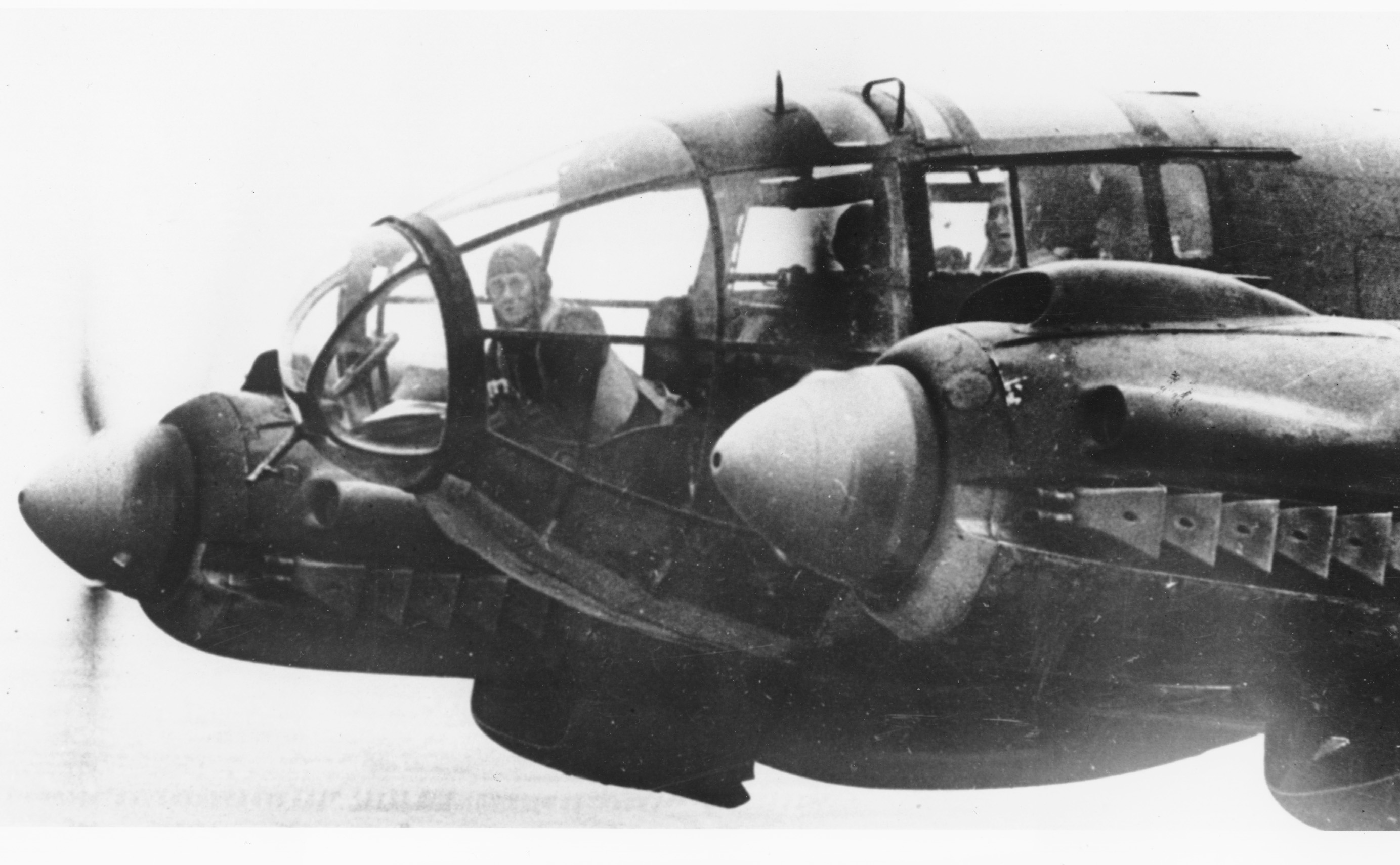 Zdaniem naukowców, pod oławskim lasem odnaleziono fragmenty 4 samolotów (Junkers Ju-88, Messerschmitt Bf 110, Focke-Wulf Fw 190 i Heinkel He 111)