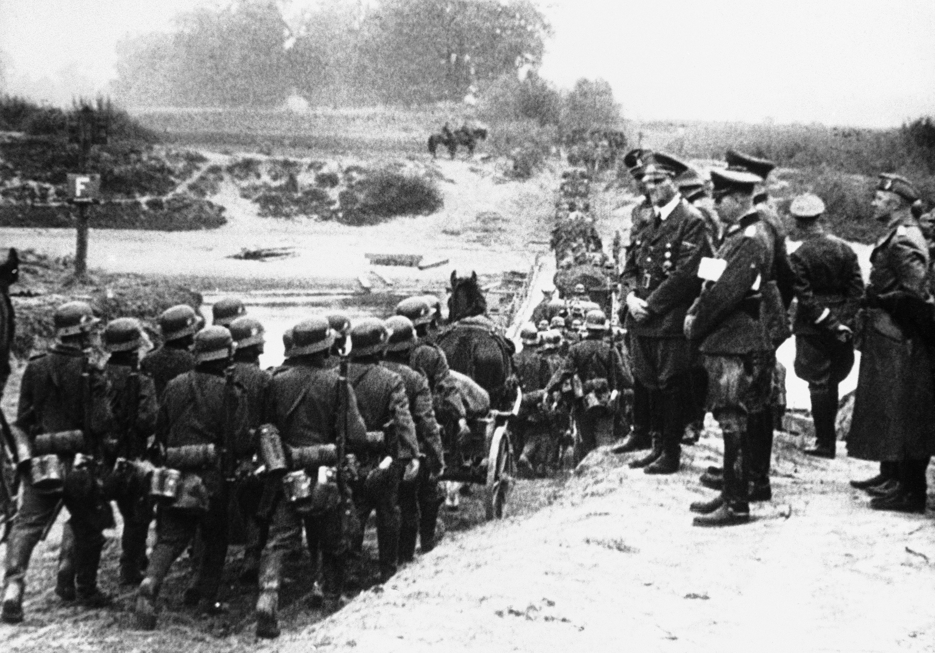 25 września 1939 roku. Inspekcja frontu gdzieś w Polsce