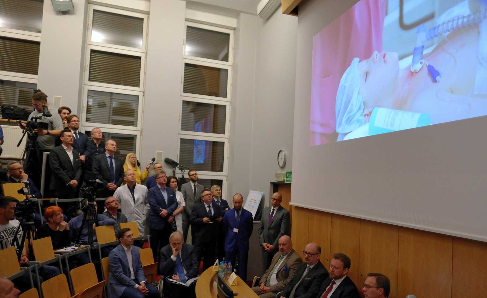 PROFESOR MACIEJEWSKI W CZASIE KONFERENCJI W GLIWICKIM CENTRUM ONKOLOGII